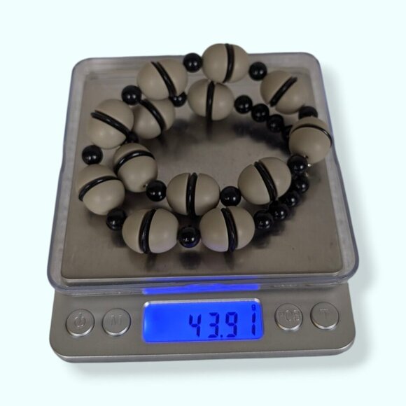 Vintage Beige & Black Lucite Beaded Necklace - Picture 5 of 5